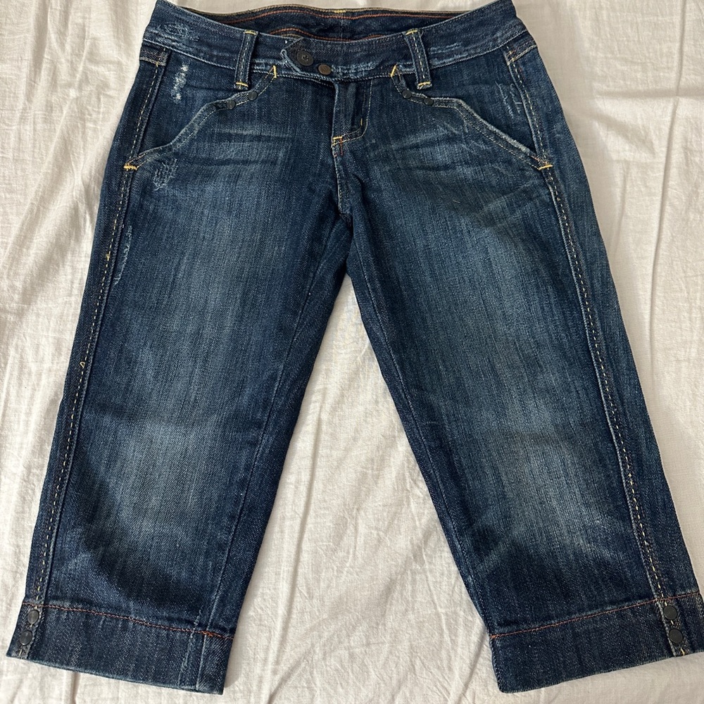 Armani Exchange Dark Denim Distressed Capri Jeans P0